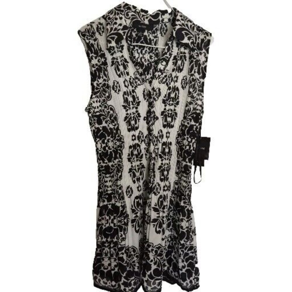New Alfini Brand Women’s Top Size 12 Black and White Sleeveless NWT